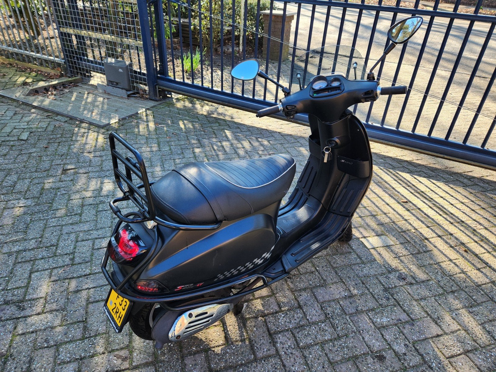 Vespa brommer - Gebruikt maar rijdt prima, Fietsen en Brommers, Ophalen, Gebruikt, Maximaal 45 km/u, Vespa S