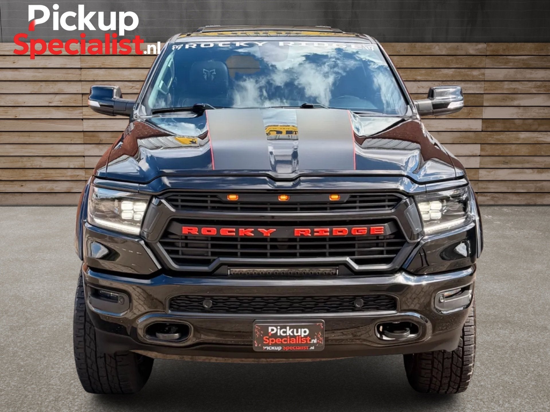 Dodge Ram 1500 5.7 V8 4x4 Crew Cab , ROCKY RIDGE UNIEK! , DI, Auto's, Automaat, Dealer onderhouden, 5654 cc, Zwart