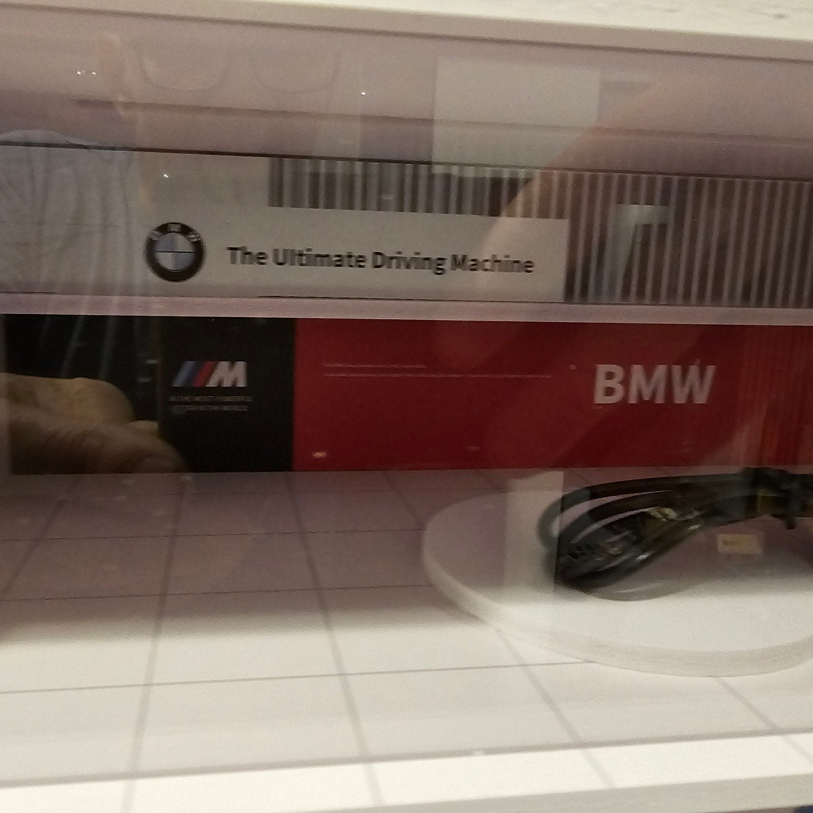 BMW Showroom Display - The Ultimate Driving Machine, BMW AG, Nieuw, Ophalen of Verzenden, Contact@bmw.de