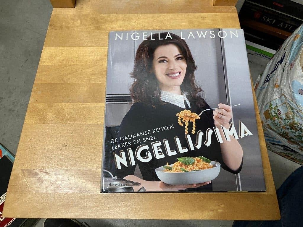 italiaanse keuken pasta groente dolce, Italië, Ophalen of Verzenden, Zo goed als nieuw, Nigella Lawson