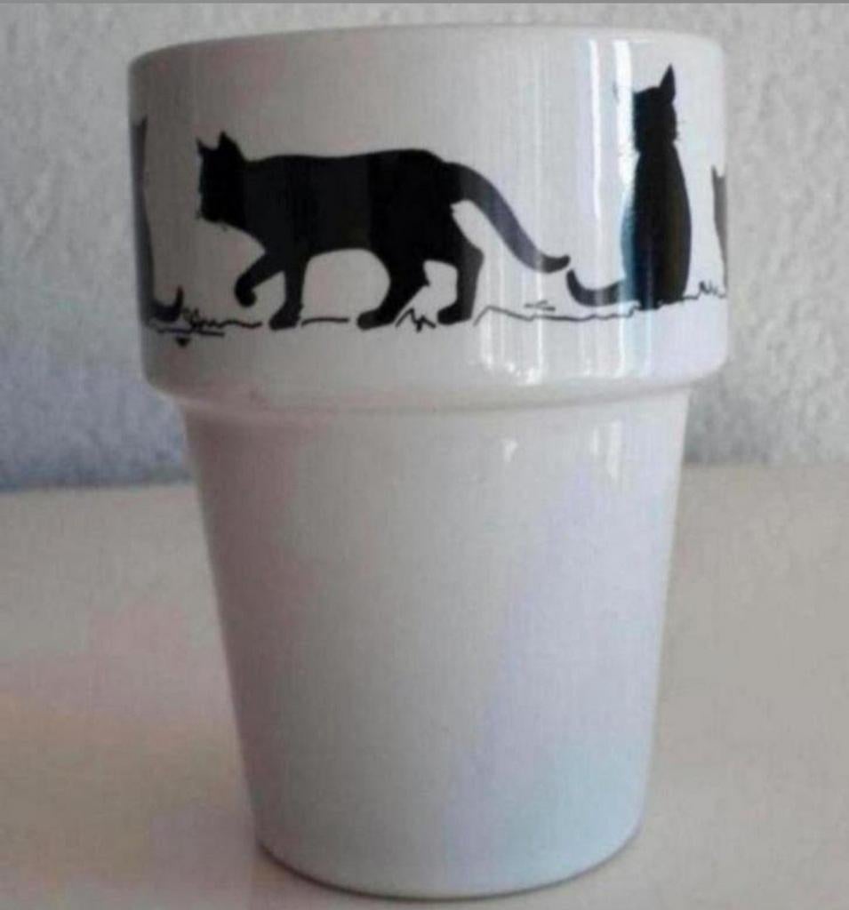 Melkbeker met Zwarte Katten, Ophalen of Verzenden, Zo goed als nieuw, Overige stijlen, Kop(pen) en/of Schotel(s)