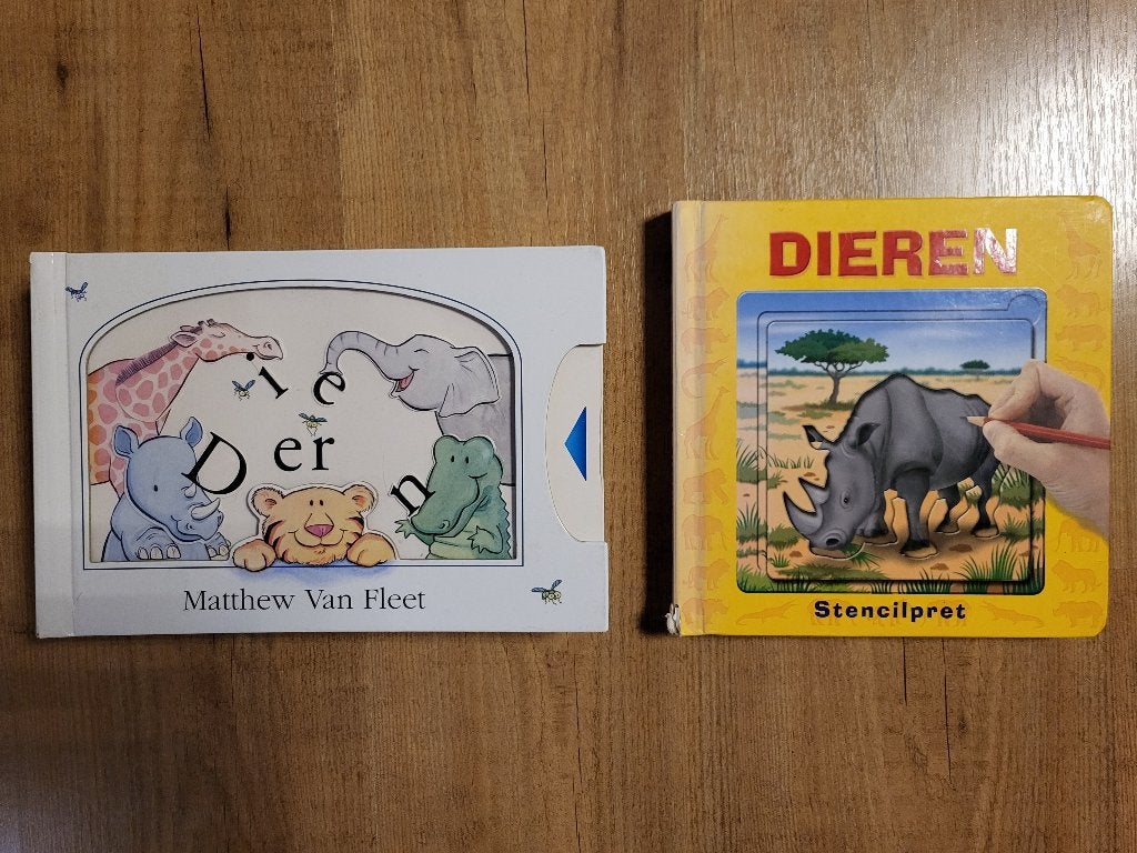 Dierenboekjes: voelen,lipjes,uitklappen, sjablonen,tekenen, Ophalen, Fictie algemeen, Jongen of Meisje, Voorleesboek