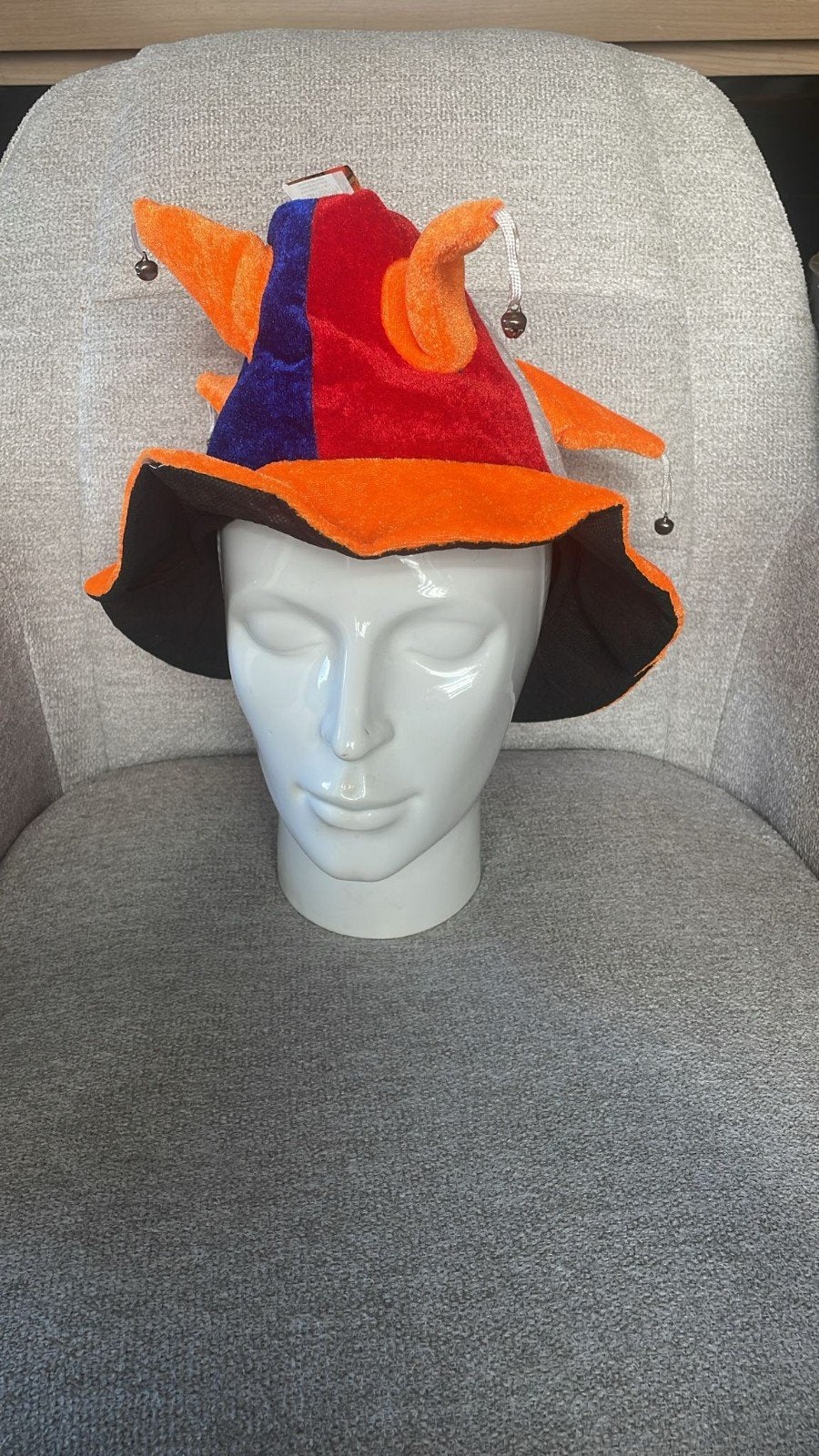 Oranje Gekke Hoed met Bellen - Nieuw, Maat 46/48 (XL) of groter, Nieuw, Onbekend, Accessoires
