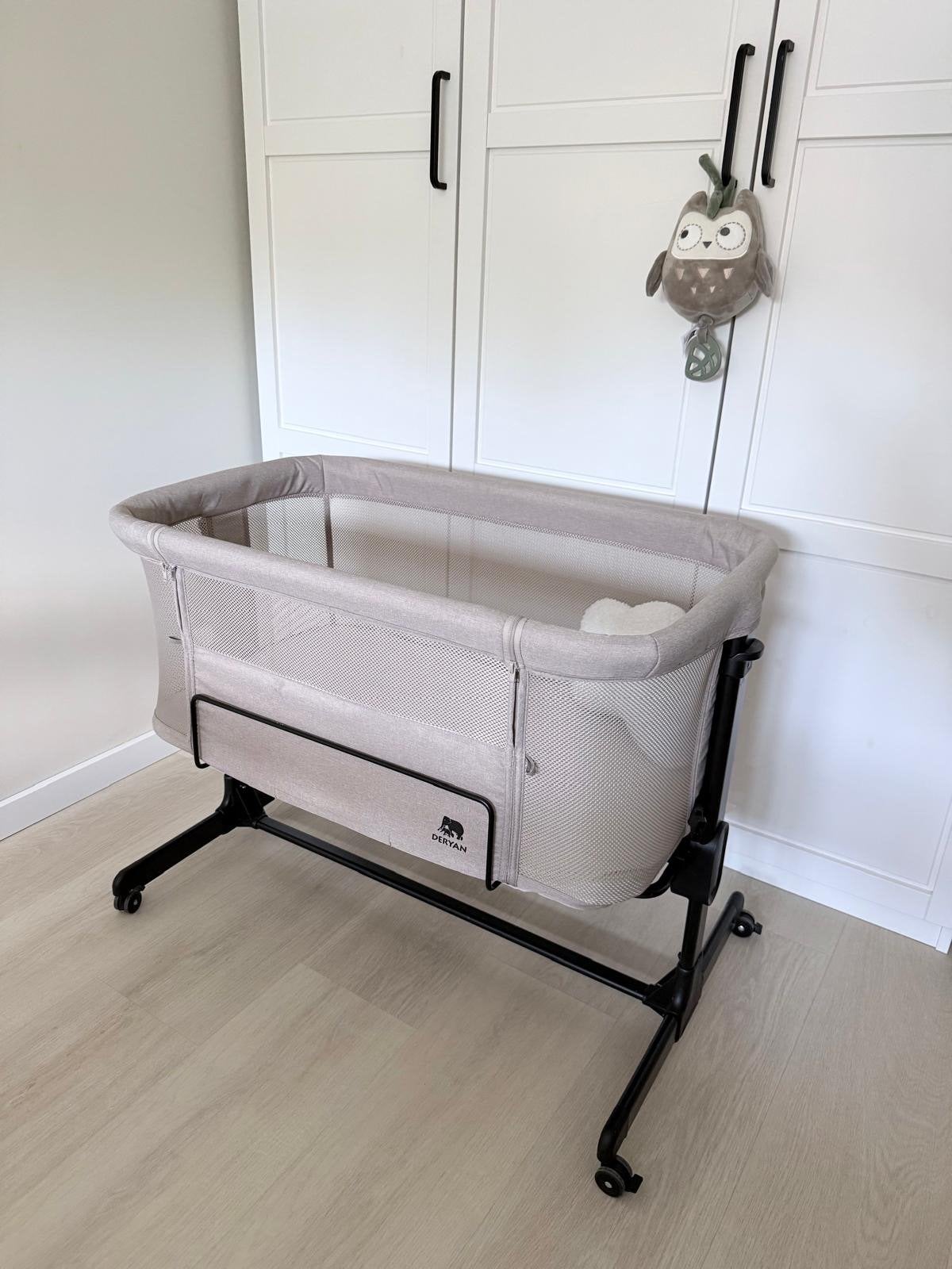 Deryan Co-Sleeper Snoozy Wieg - Sand Melange, Ophalen, Zo goed als nieuw, Wieg