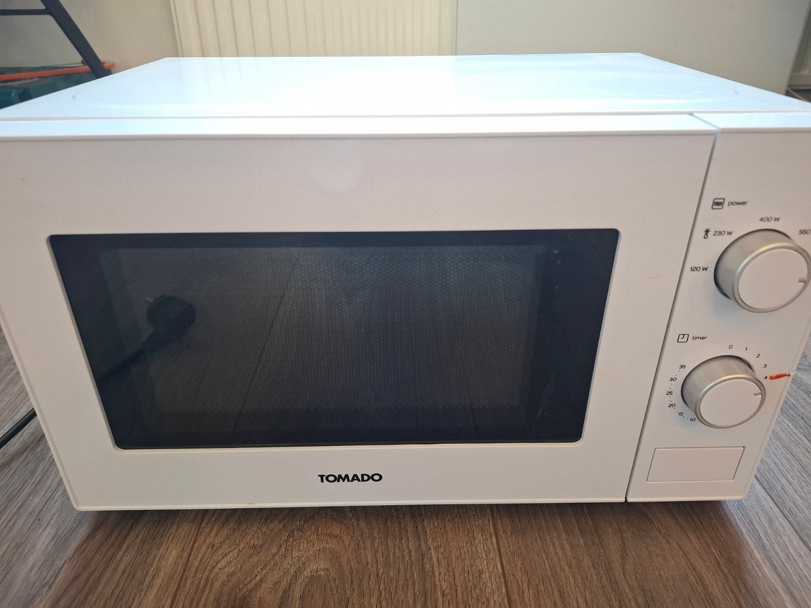 Tomado Magnetron - Zo goed als nieuw, Ophalen, Draaiplateau, Vrijstaand, Magnetron