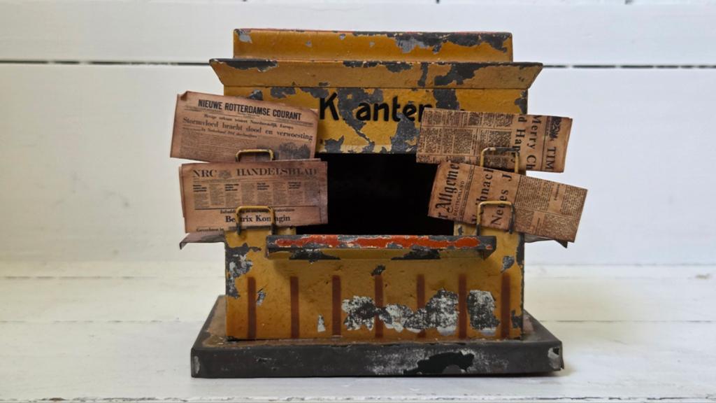 Antieke Kibri kranten kiosk voor blikken speelgoed trein, Ophalen of Verzenden