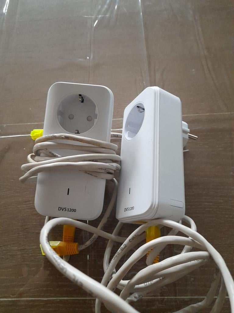 3 x izgs Kpn wifi versterkers DVS-1200 met kabel., Ophalen of Verzenden, Zo goed als nieuw, KPN  WiFi versterker