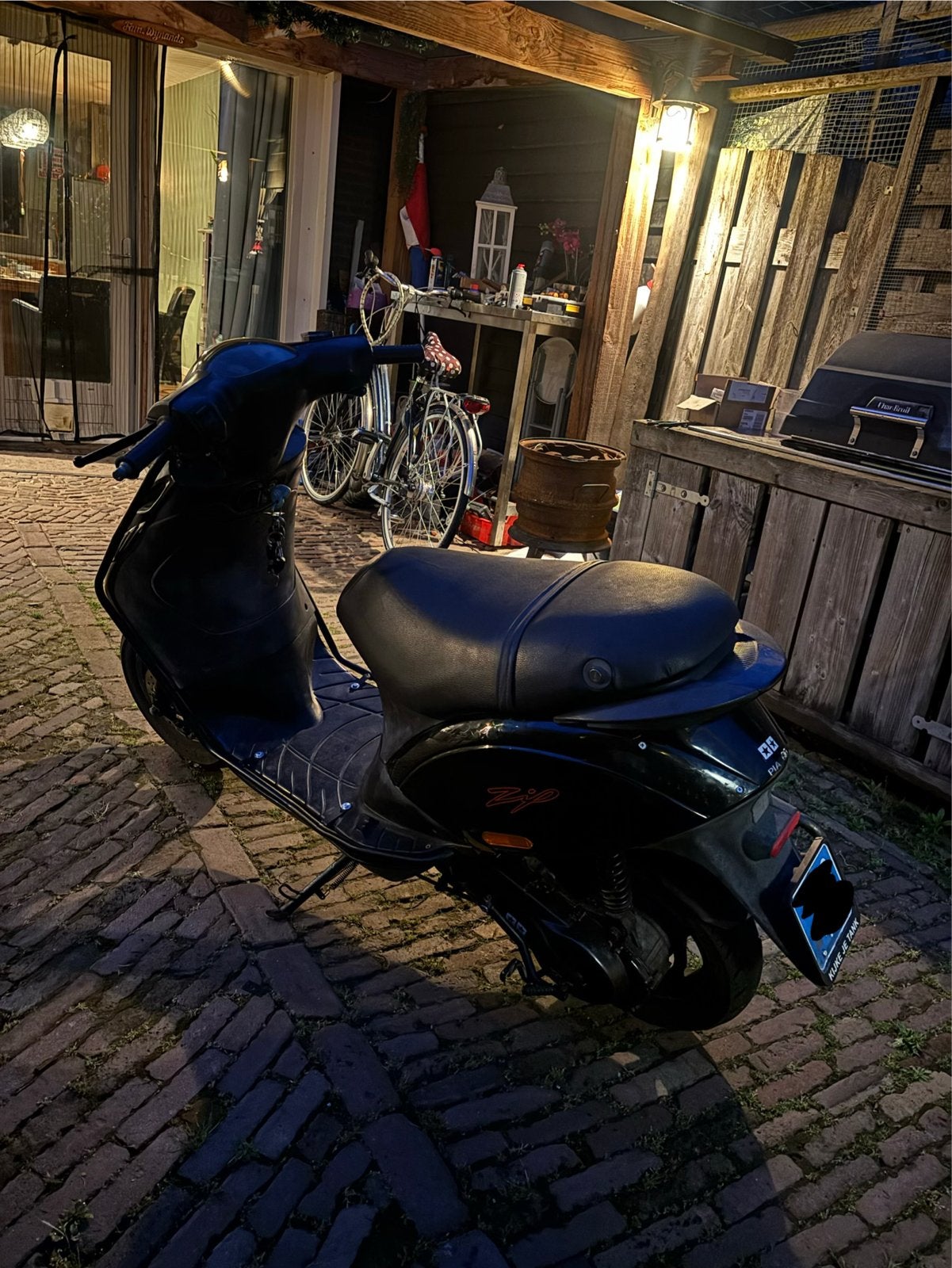 Piaggio Zip Scooter - Zwart, Goede Staat, Ophalen, Gebruikt, Benzine, Maximaal 25 km/u