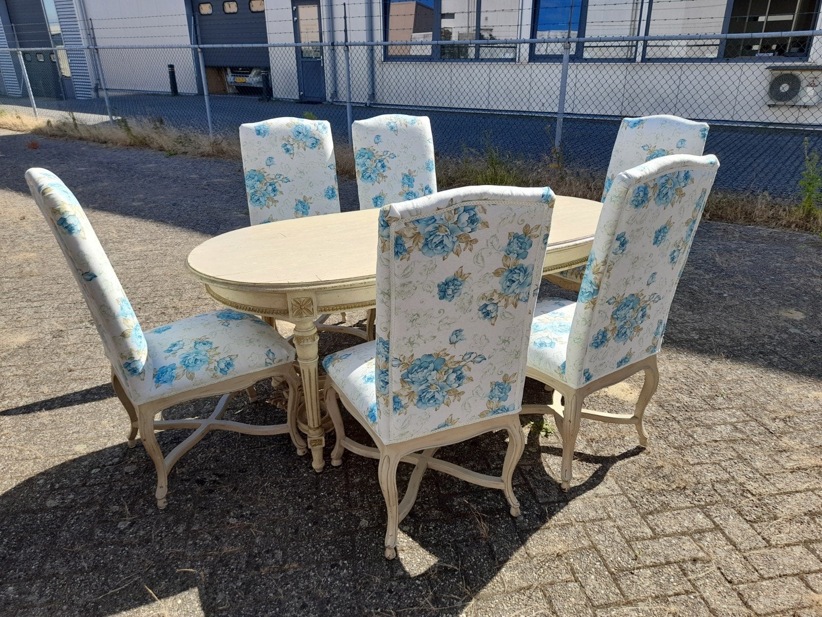 Zeer mooie brocante eethoek compleet of los te koop., Ophalen, Zo goed als nieuw, 4 tot 6 stoelen