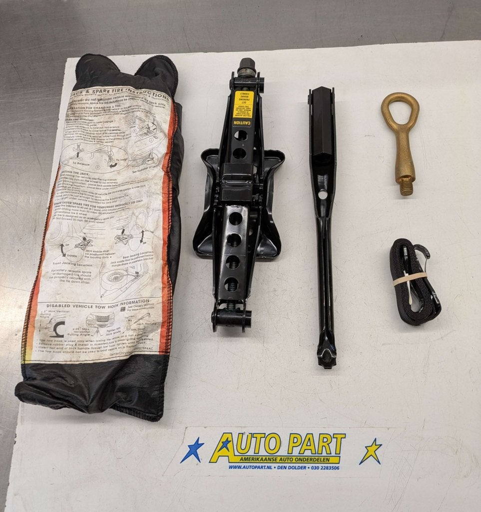 Chrysler PT Cruiser krik set 2001-2010, Amerikaanse onderdelen, Gebruikt, PO Box 21-8004 | Auburn Hills, MI 48321-8004, Ophalen of Verzenden