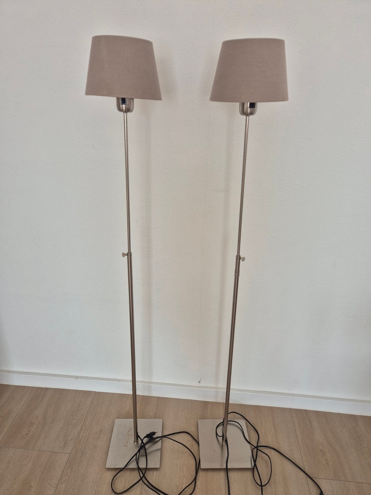 2 IKEA vloerlampen, in hoogte verstelbaar, Ophalen, Gebruikt, 100 tot 150 cm, Metaal