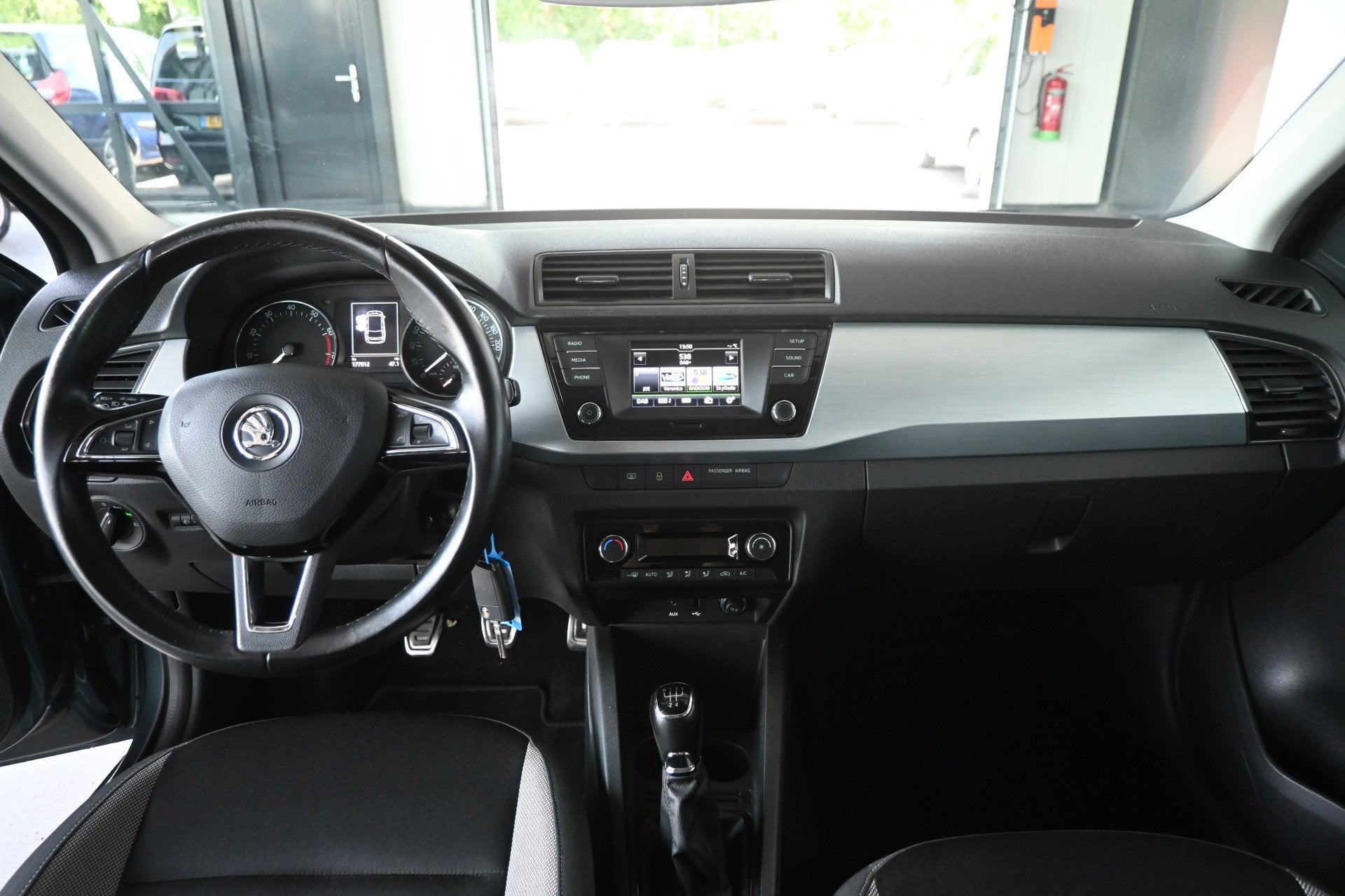 Skoda Fabia Combi 1.2 TSI First Edition Ambition Clima LED C, Stof, 4 cilinders, Met garantie (alle), Parkeersensor