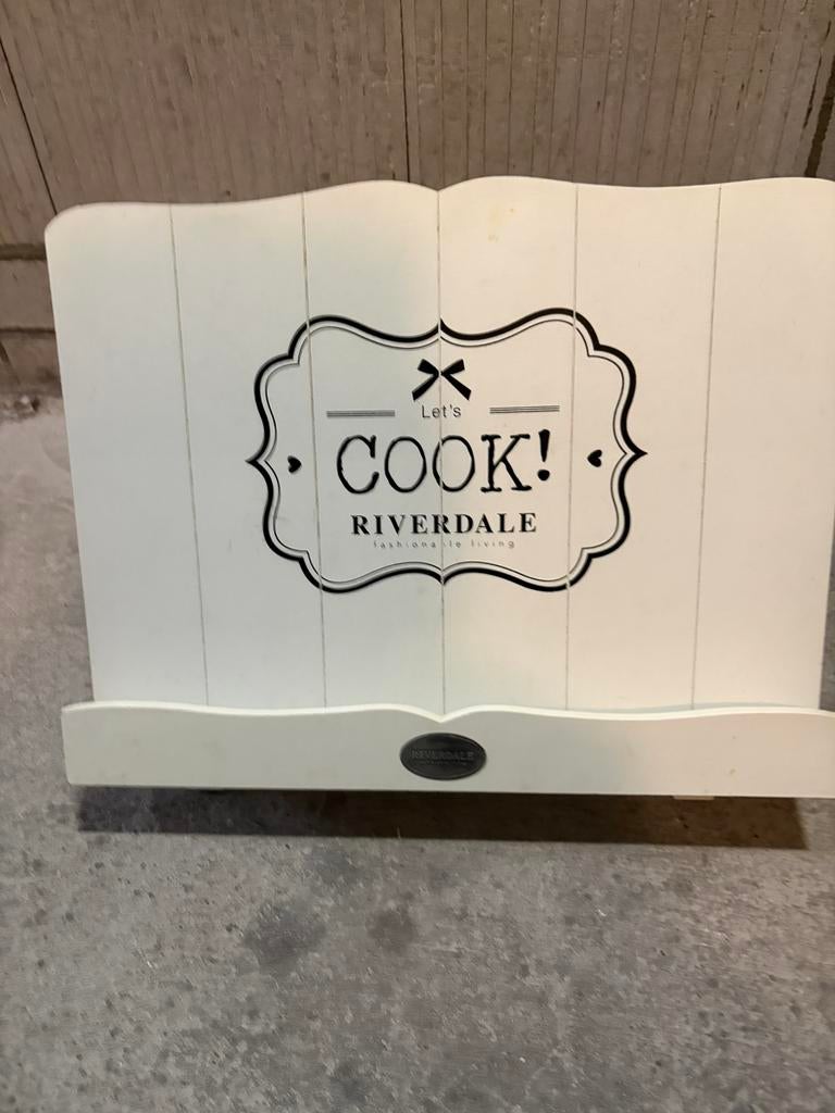 Riverdale boekhouder, Ophalen of Verzenden, Zo goed als nieuw, Overige materialen, Minder dan 25 cm