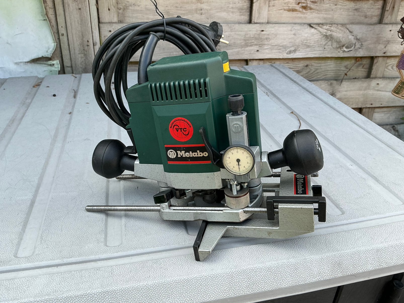 Metabo OfE1229 bovenfrees, Ophalen of Verzenden, Zo goed als nieuw, Elektrisch, Bovenfrees