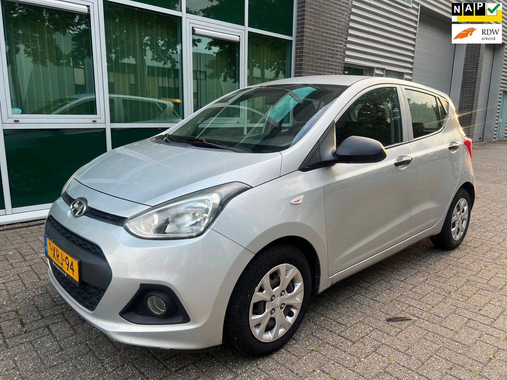 Hyundai I10 1.0i i-Motion - 2014 - HANDEL / EXPORT !, Auto's, Hyundai, Bedrijf, Te koop, i10, ABS, Airbags, Airconditioning, Automatische klimaatregeling