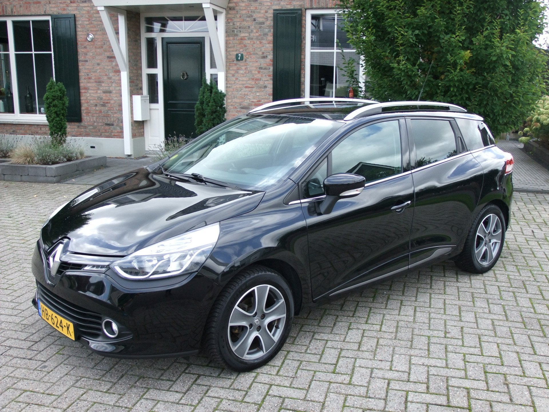 Renault Clio Estate 1.5 dCi ECO Night&Day (bj 2015), Auto's, Voorwielaandrijving, Stof, Gebruikt, Zwart