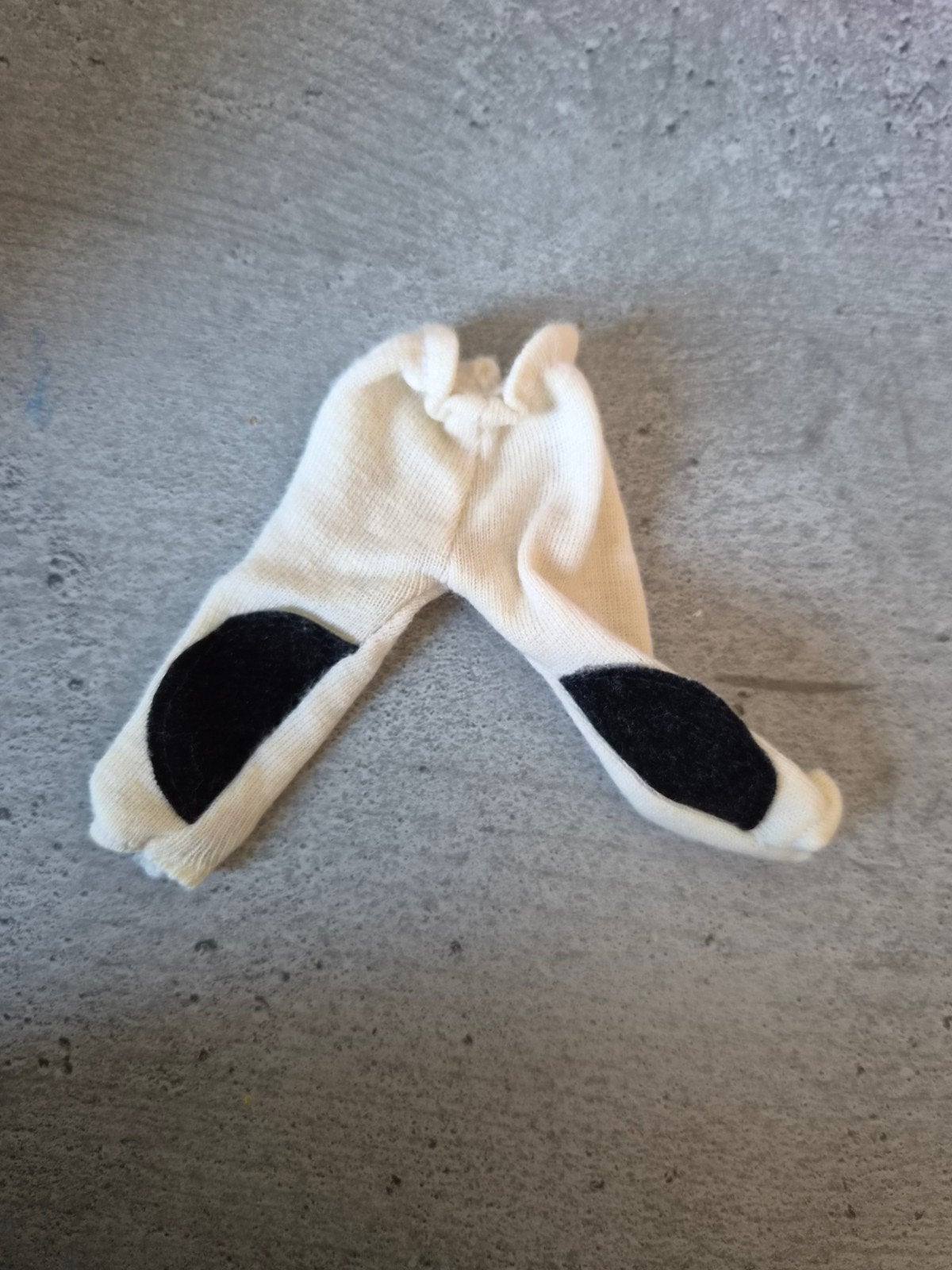 Barbie broekje wit met zwarte patches, Ophalen of Verzenden