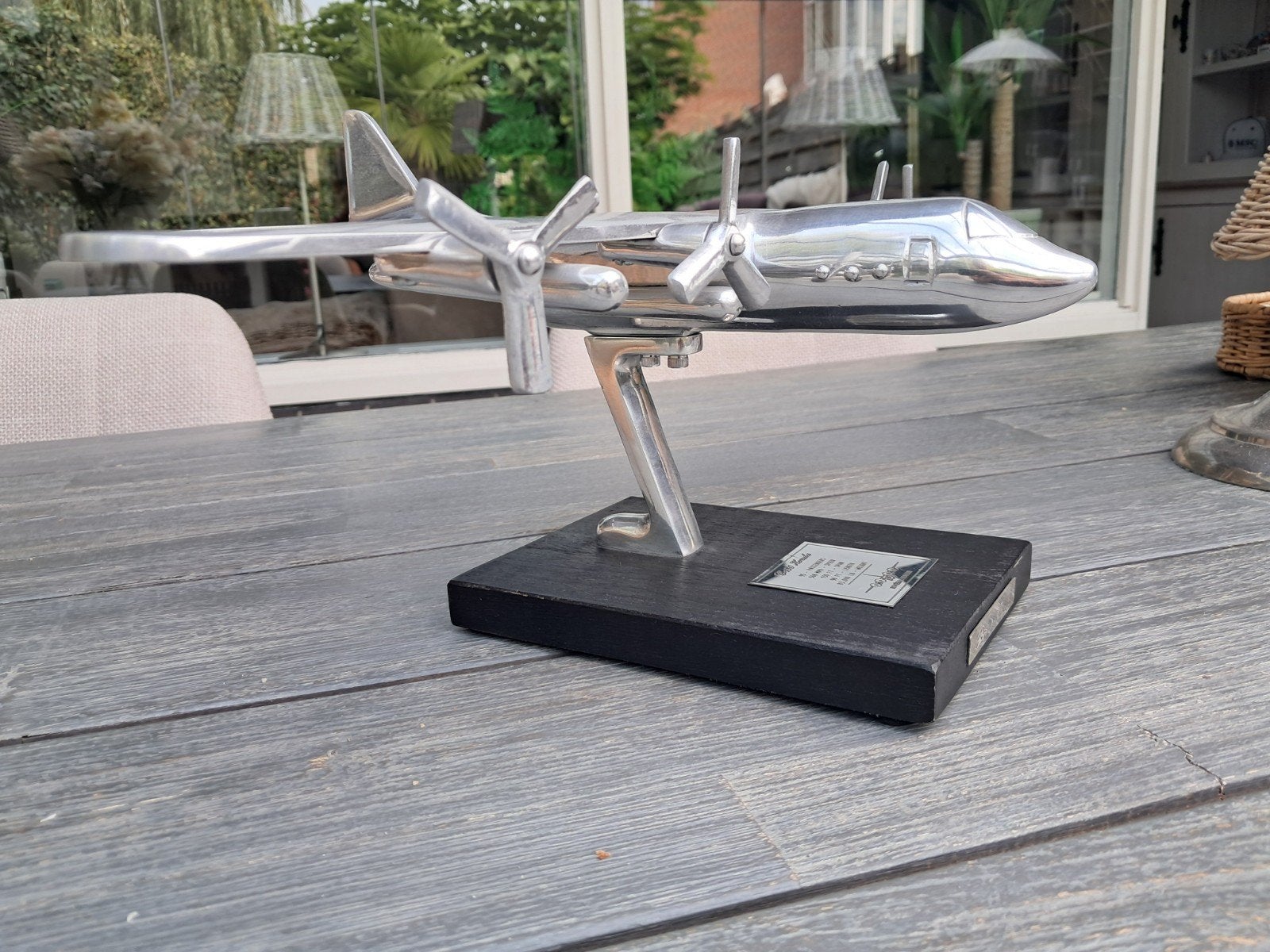 Riviera Maison Modelvliegtuig C-130 Hercules, Ophalen