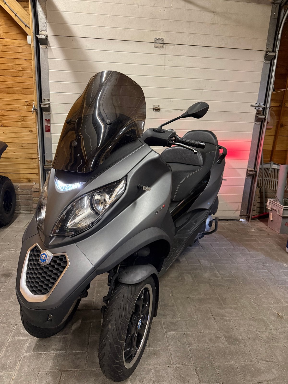 Piaggio MP3 300 HPE Sport - Slechts 10761 km!, Fietsen en Brommers, Scooters | Piaggio, Zo goed als nieuw, Overige modellen, Maximaal 45 km/u
