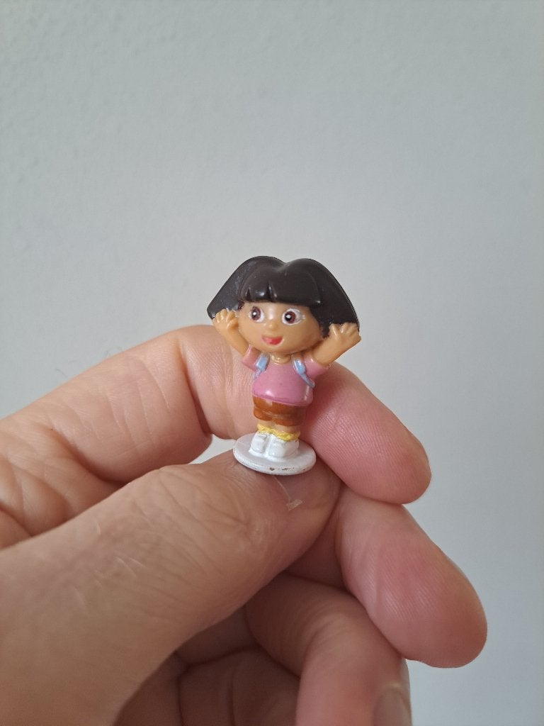 Dora the Explorer, Viacom 2005, kunststof 2.5x1.5x3.5cm, Verzamelen, Ophalen of Verzenden, Zo goed als nieuw