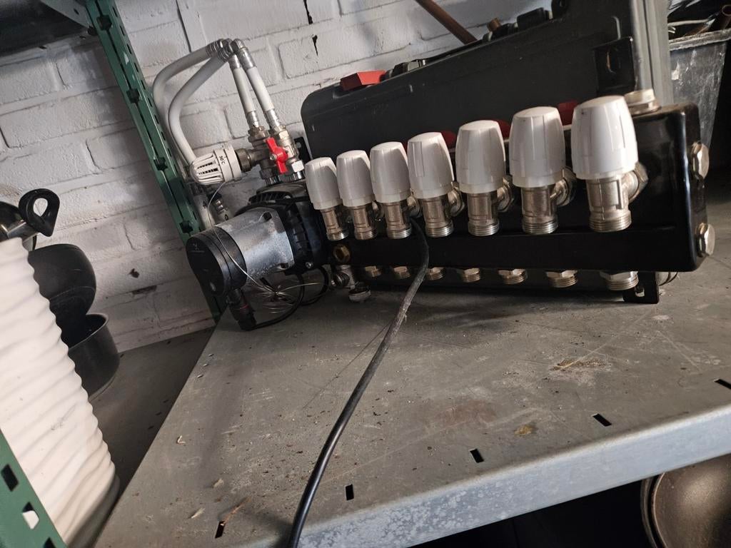 Verwarmingssysteem met Grundfos Alpha2 L pomp, Doe-het-zelf en Verbouw, Verwarming en Radiatoren, Gebruikt, Overige typen, Minder dan 200 watt