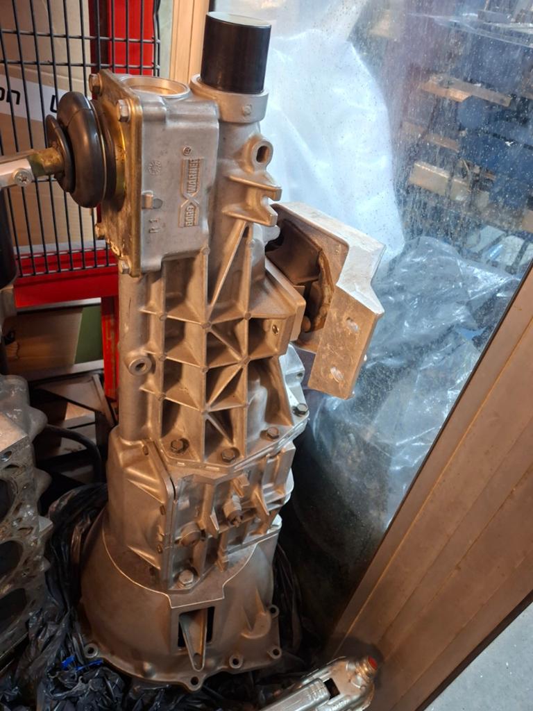 Cosworth t5 versnellingsbak, Auto-onderdelen, Transmissie en Toebehoren, Ophalen, Nieuw