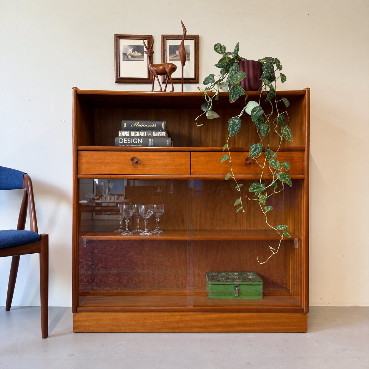 - Vintage boekenkast / vitrine •Nathan furniture• -, Huis en Inrichting, Gebruikt, 100 tot 150 cm, ., 100 tot 150 cm