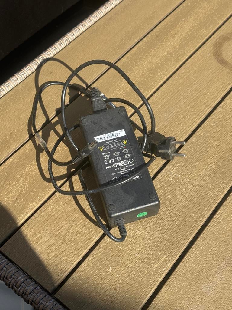 Li-ion Batterijlader 29.4V 2A - Universeel, Ophalen, Gebruikt