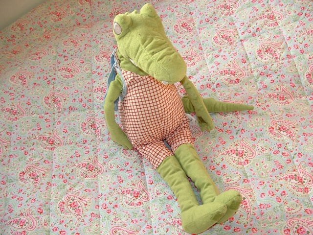IKEA KROKODIL VELOURS GROEN MET WIT /ROOD GEBLOKT, Ophalen of Verzenden, Nieuw, Overige typen