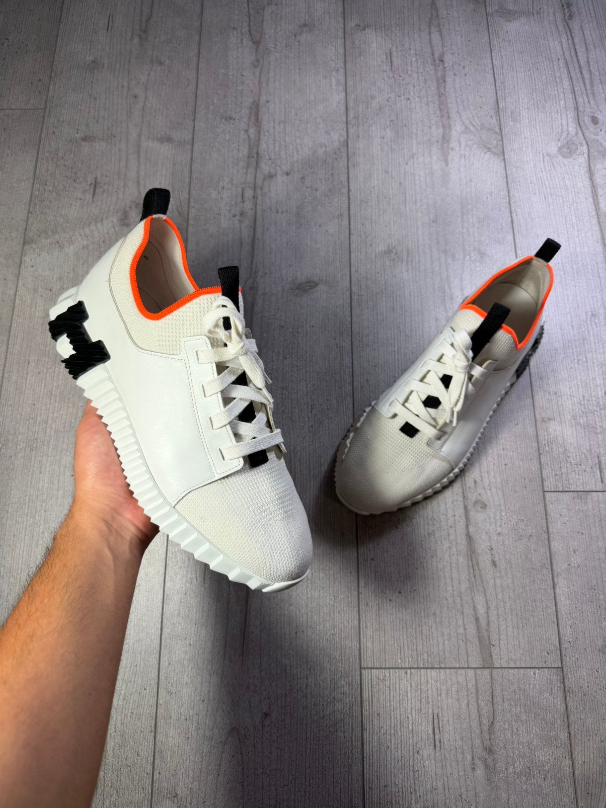 Hermes bouncing, Wit, Ophalen of Verzenden, Sneakers of Gympen, Gedragen