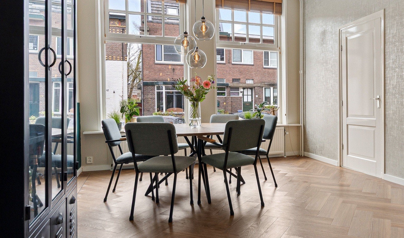 Studio Henk ronde tafel, verjongd, zwart onderstel (160x3cm), Ophalen, Gebruikt, Modern, Scandinavisch, 150 tot 200 cm