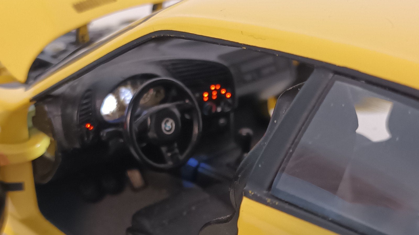 1:18 BMW E36 M3 coupe UT Licht ombouw UNIEK, Ophalen, Zo goed als nieuw, Auto, UT Models