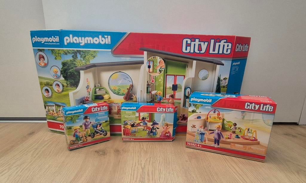Playmobil Kinderdagverblijf met 3 aanvullende sets, Kinderen en Baby's, Speelgoed | Playmobil, Ophalen of Verzenden, Zo goed als nieuw