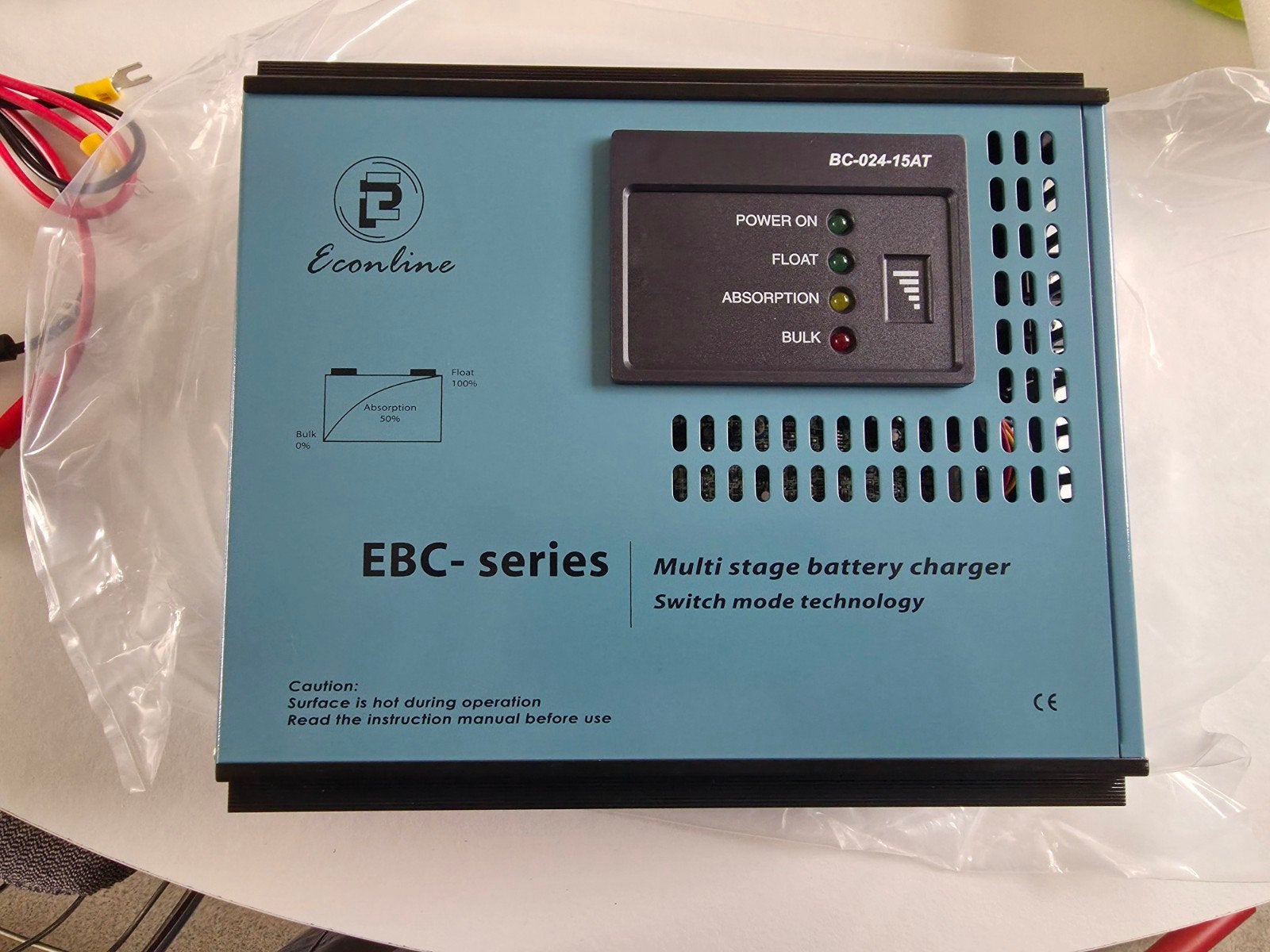 Nieuwe 24V 15A acculader voor boot of camper, Ophalen of Verzenden, Nieuw
