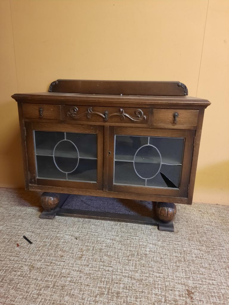 Antiek buffet kastje, Ophalen