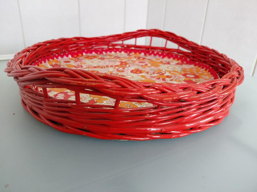 Vintage dienblad, Huis en Inrichting, Woonaccessoires | Schalen en Manden, Ophalen, Zo goed als nieuw, Rond, Riet