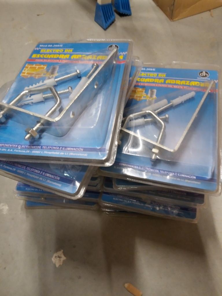 bevestigs klem, Doe-het-zelf en Verbouw, Metalen, Ophalen of Verzenden, Nieuw, IJzer