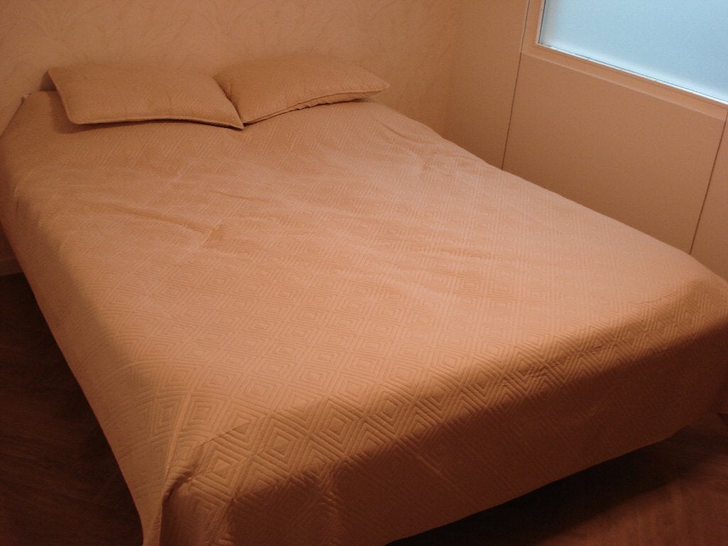 bedden, Ophalen, Gebruikt, Hastens 2x90 aan elkaar te koppelen, Beige