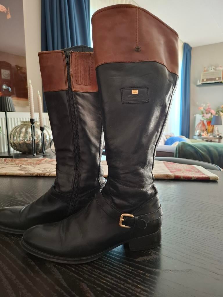 Tommy Hilfiger leren laarzen maat 40, Kleding | Dames, Schoenen, Hoge laarzen, Zwart, Ophalen of Verzenden, Hilfiger