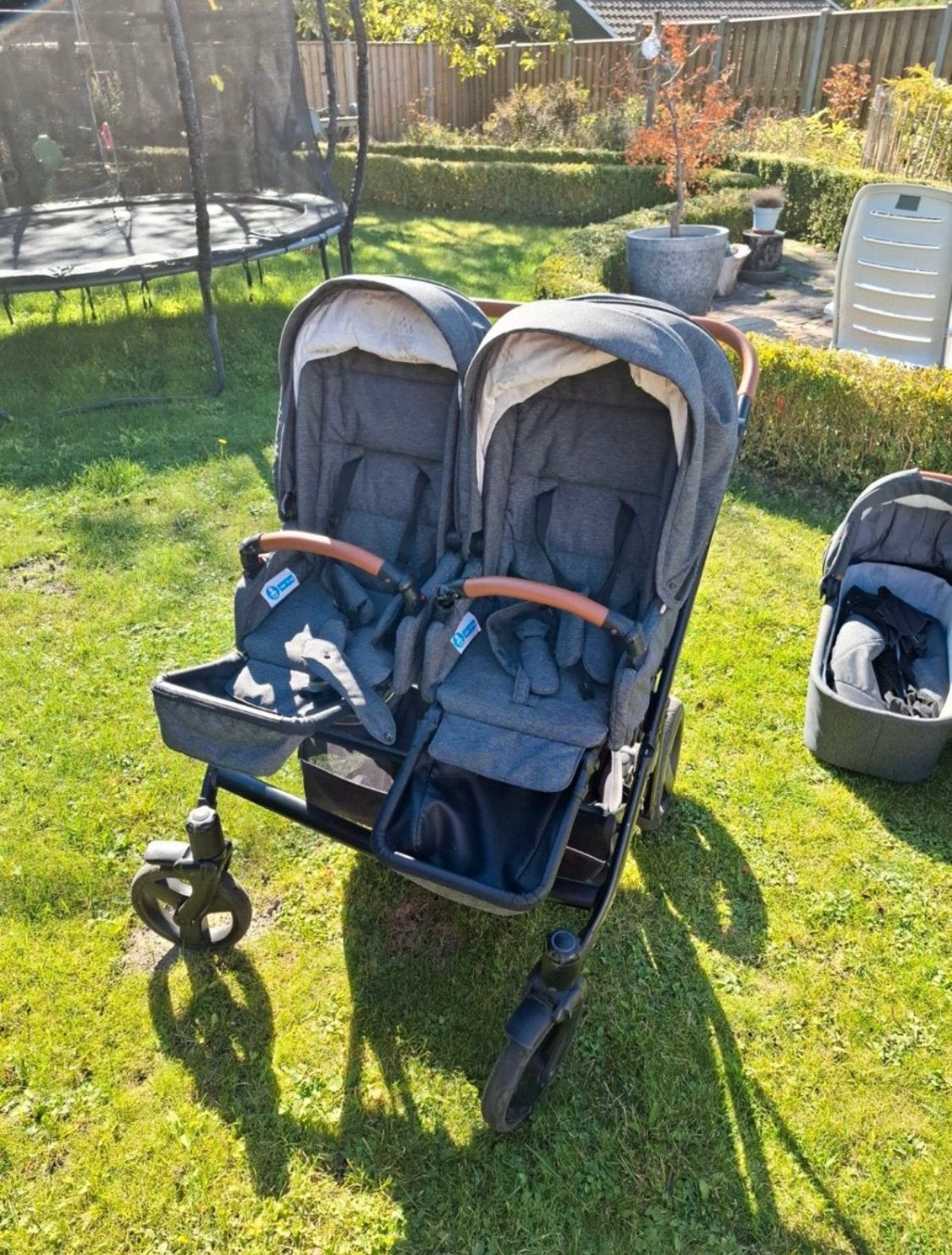 Jedo Duo dubbele kinderwagen – 2 reiswiegen + 2 zitjes, Ophalen, Zo goed als nieuw, Overige merken