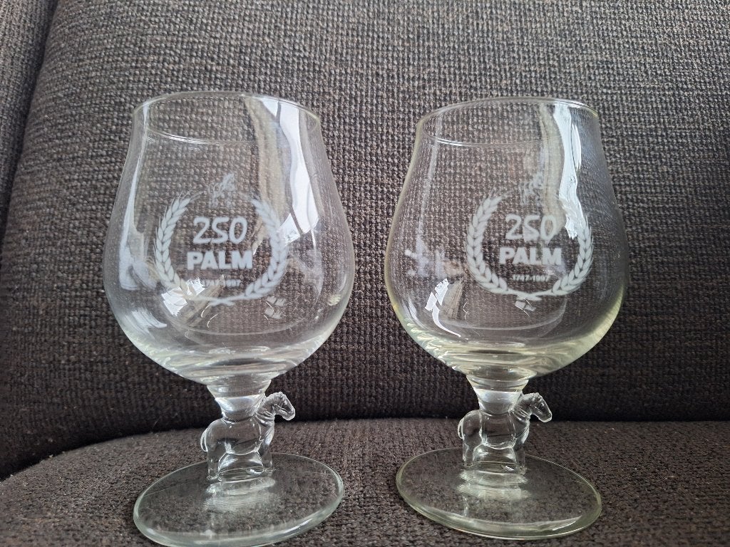 PALM jubileum 250 jaar glazen, 2 stuks (paard op voet), Ophalen of Verzenden, Zo goed als nieuw, Bierglas