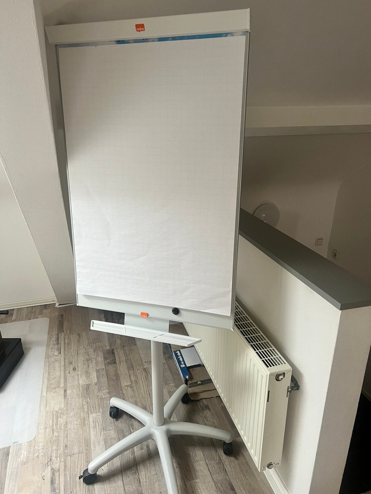 Nobo Flipover met wielen en flipoverblok, Ophalen, Zo goed als nieuw