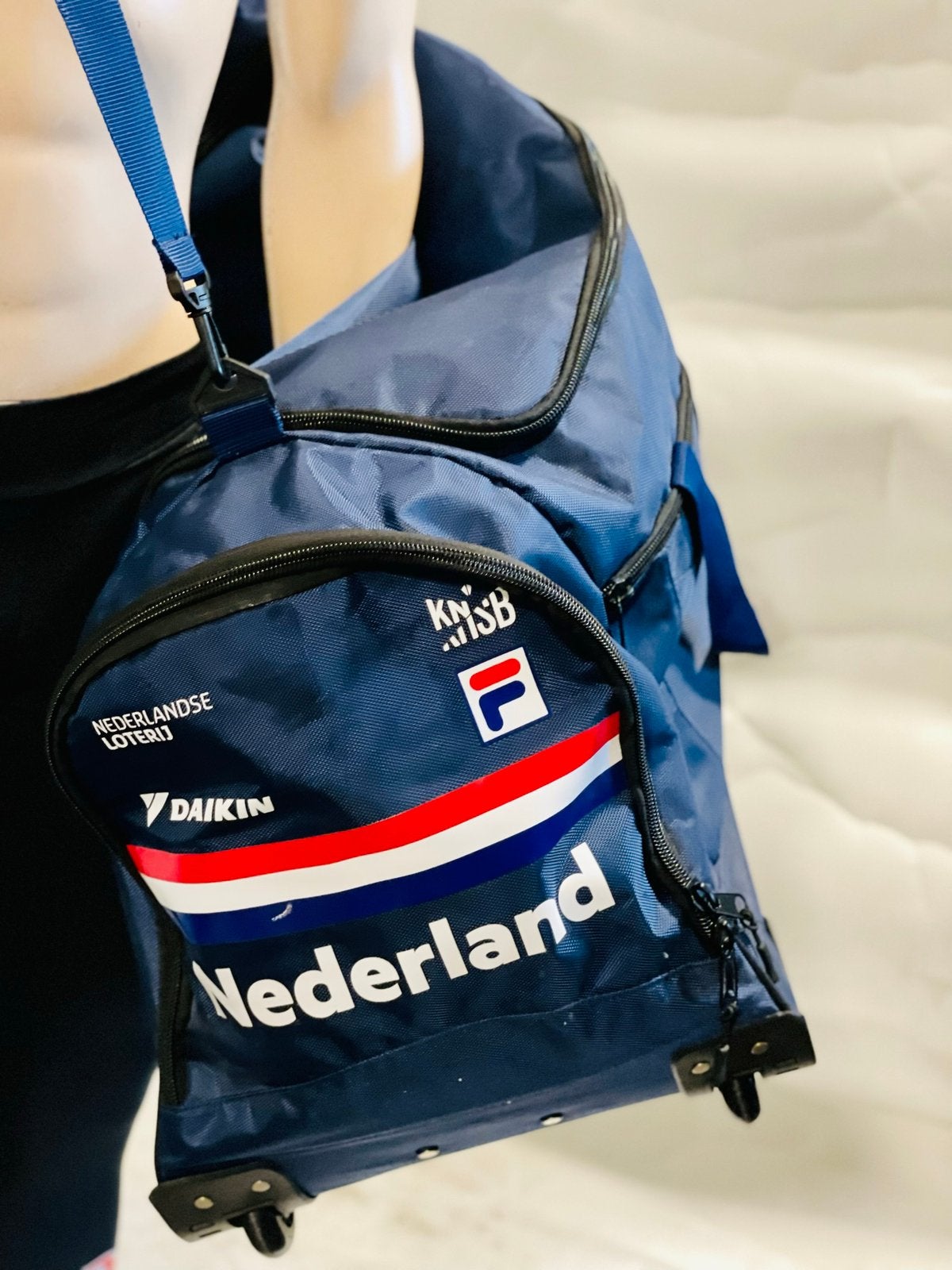 Sporttas weekendtas reistas tas Nederland Fila, Blauw, Zo goed als nieuw, 35 tot 55 cm, Wieltjes