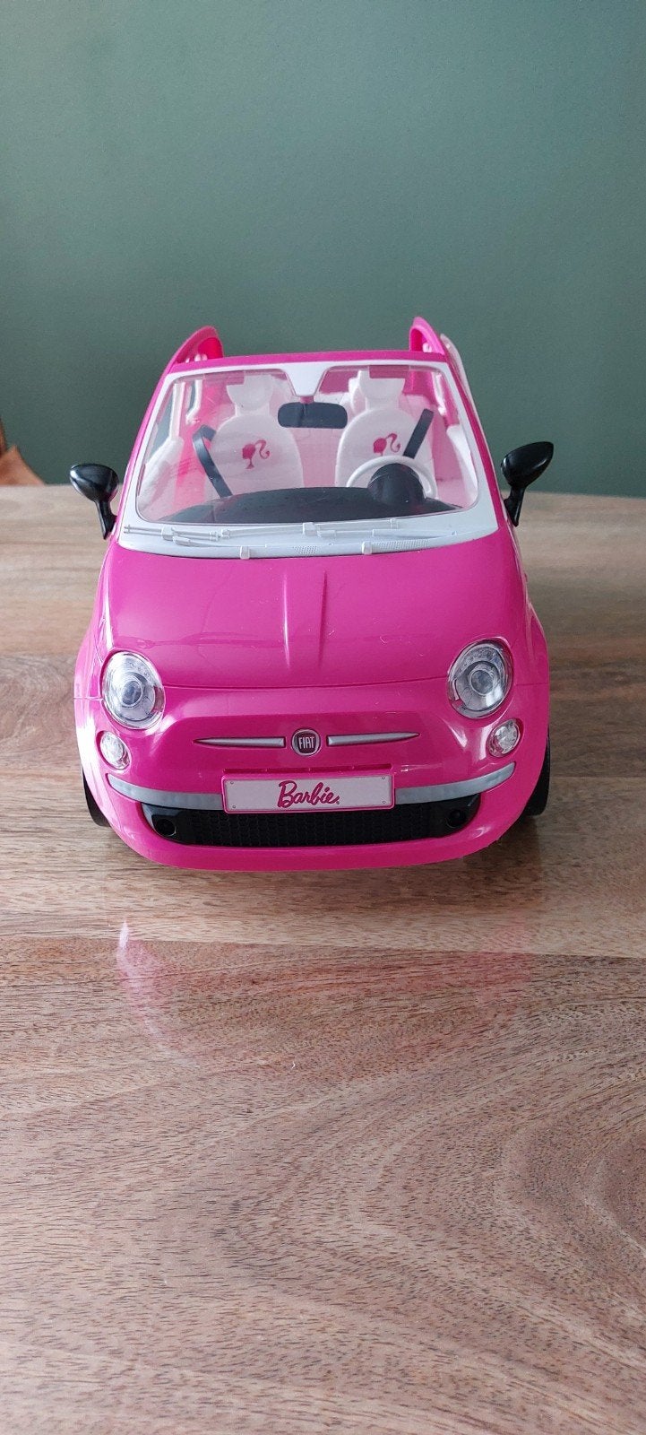 Barbie Fiat 500 Roze Speelgoedauto incl Barbiepop, Ophalen of Verzenden, Zo goed als nieuw