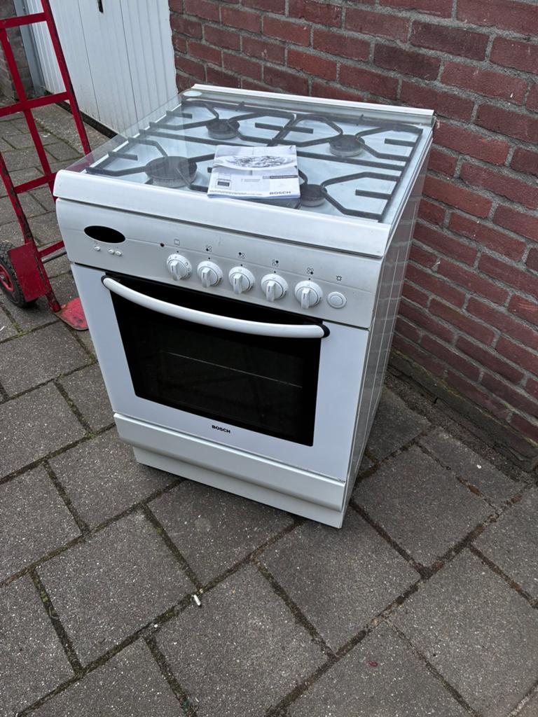 Bosch Vrijstaand Gasfornuis met Oven - Zo goed als nieuw, Witgoed en Apparatuur, Fornuizen, 60 cm of meer, Zo goed als nieuw, Gas