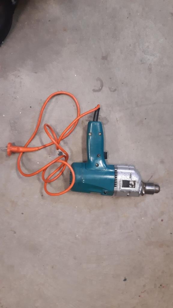 Grote boormachine op stroom, Ophalen