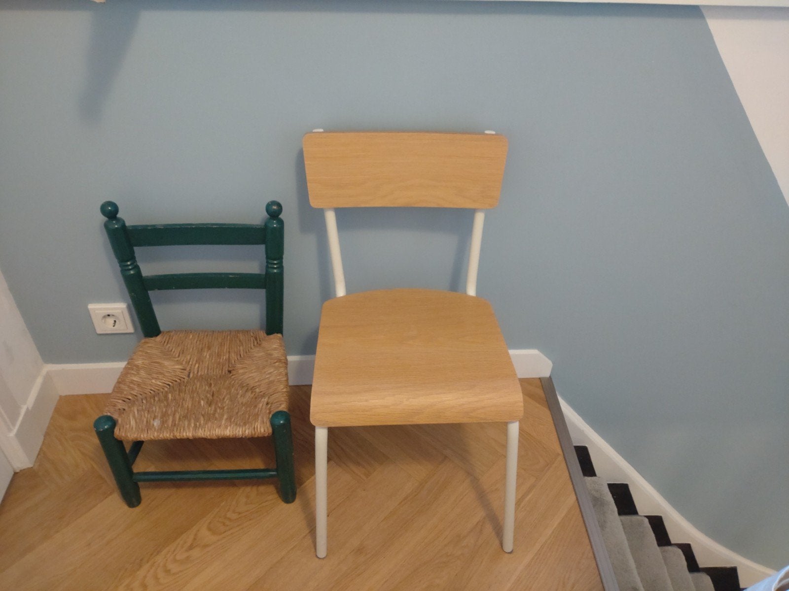 Twee schattige kinderstoelen te koop, Kinderen en Baby's, Ophalen, Zo goed als nieuw, Stoel(en)