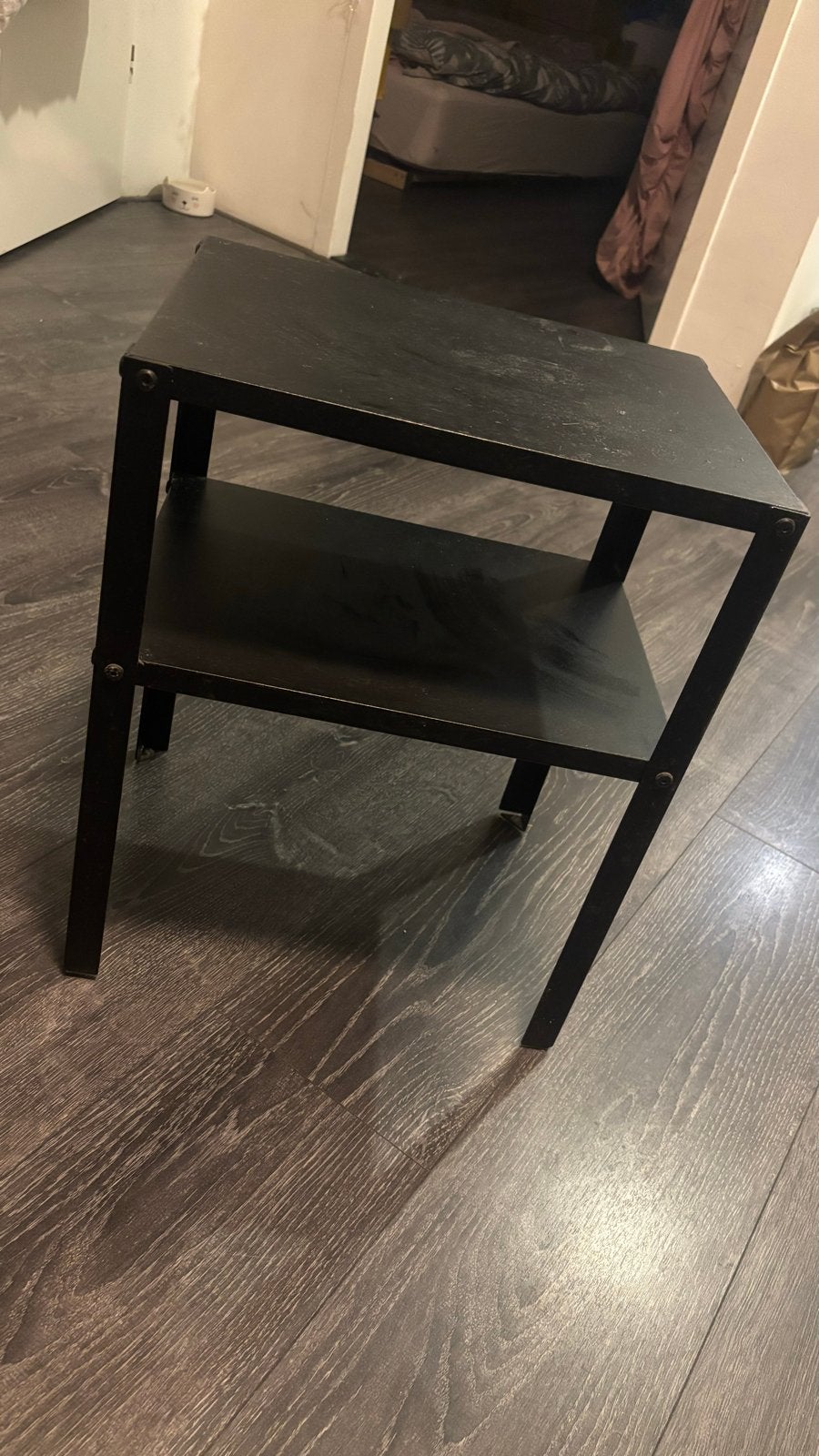 Zwart bijzettafeltje met twee niveaus, Ophalen, Minder dan 45 cm, Minder dan 55 cm, Gebruikt