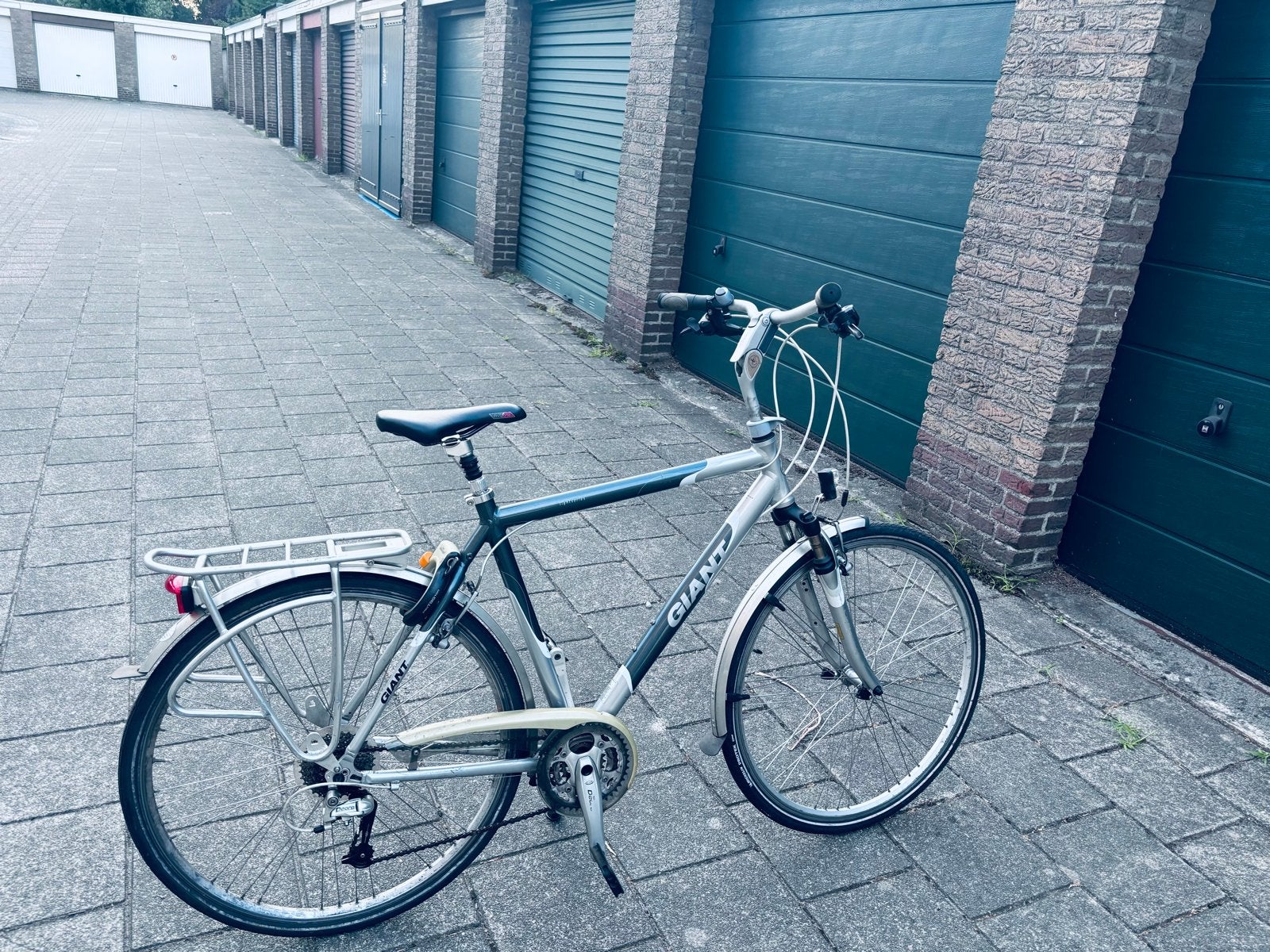 Giant fiets met versnellingen en bagagedrager, Ophalen, Gebruikt, Velgrem, Versnellingen