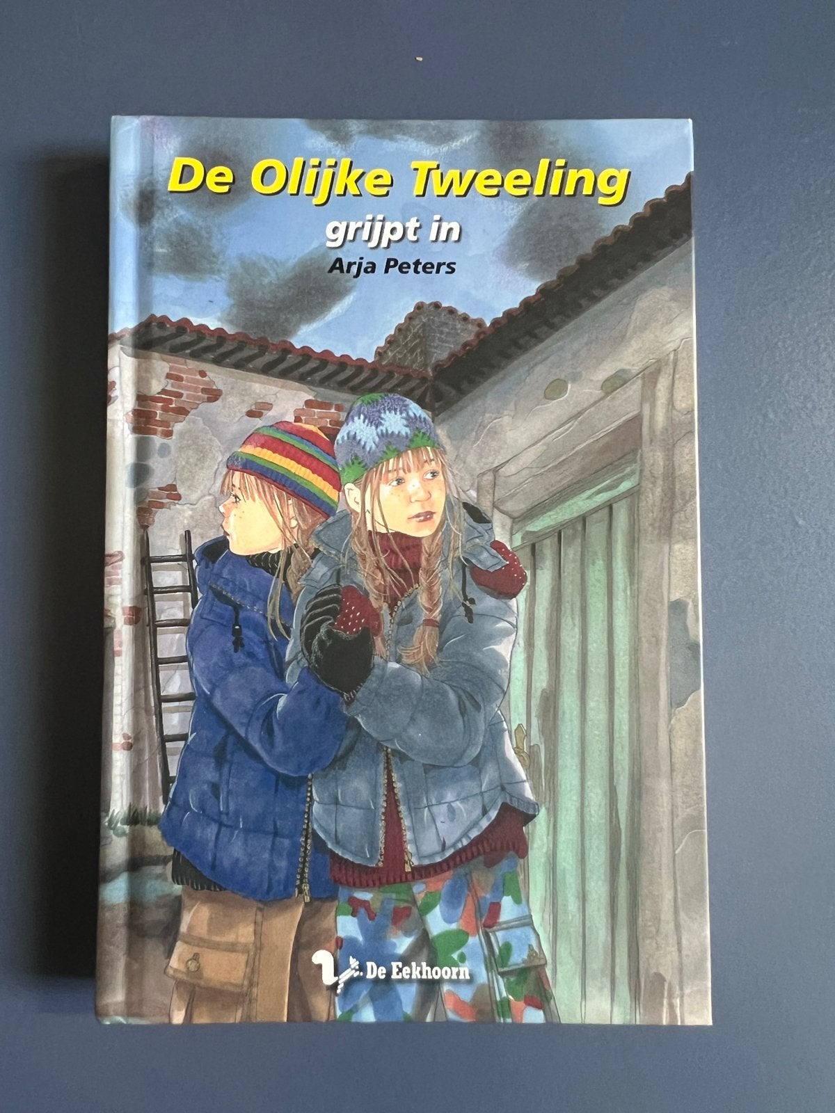 De Olijke Tweeling grijpt in - Arja Peters, Ophalen of Verzenden, Zo goed als nieuw, Fictie